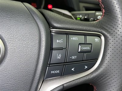 صورة مصغرة 12 لـ 2023 Lexus UX