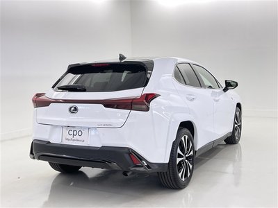 صورة مصغرة 18 لـ 2023 Lexus UX