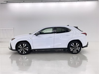 صورة مصغرة 17 لـ 2023 Lexus UX