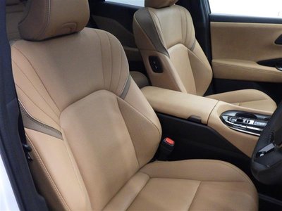صورة مصغرة 17 لـ 2024 Toyota CROWN SPORT