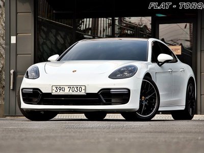 PORSCHE PANAMERA - 1