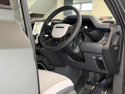 صورة مصغرة 28 لـ 2025 LAND Rover DEFENDER