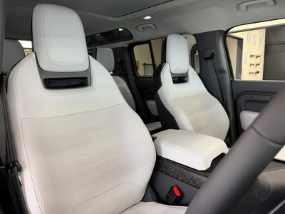 صورة 3 لـ 2025 LAND Rover DEFENDER