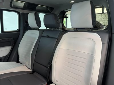 صورة مصغرة 56 لـ 2025 LAND Rover DEFENDER