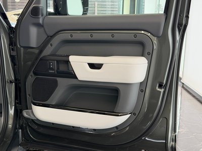 صورة مصغرة 23 لـ 2025 LAND Rover DEFENDER