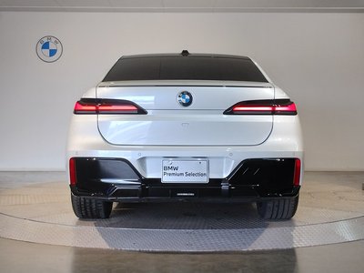 2025 BMW 7 SERIES photo 8