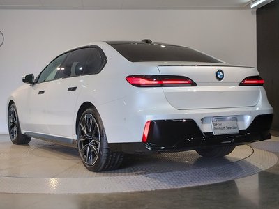 2025 BMW 7 SERIES photo 7