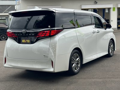 2023 Toyota ALPHARD — фото 3