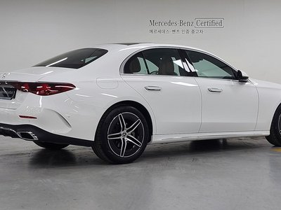 MERCEDES-BENZ E-CLASS - 4