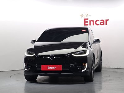 2018 Tesla MODEL X — фото 2