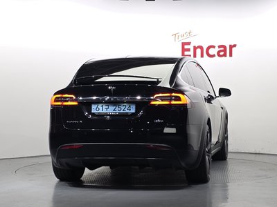 2018 Tesla MODEL X — фото 4