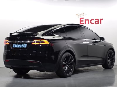 2018 Tesla MODEL X — фото 3