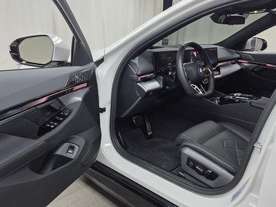 2025 BMW I5 thumbnail 13