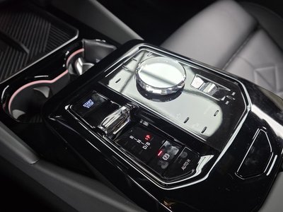 2025 BMW I5 thumbnail 12