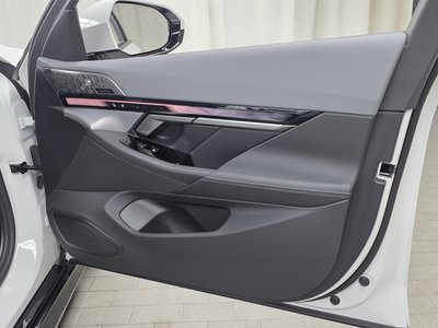 2025 BMW I5 thumbnail 14