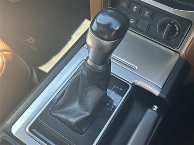 2022 Toyota LAND CRUISER PRADO — миниатюра 12