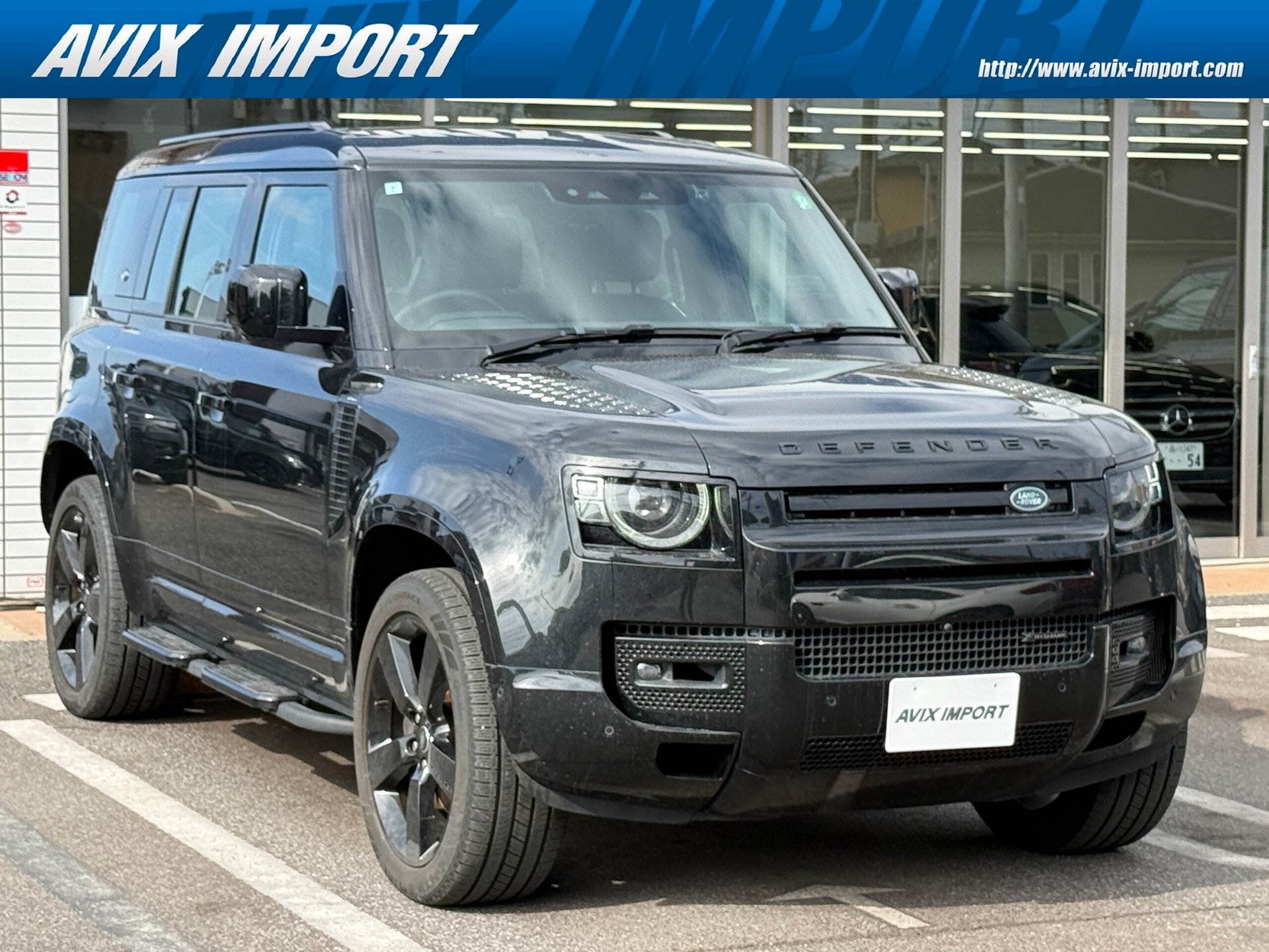 LAND ROVER DEFENDER - View 1