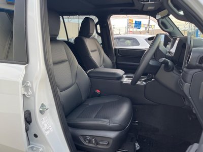 2024 Toyota LAND CRUISER 250 — миниатюра 8