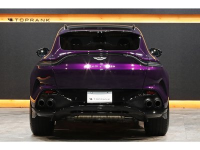 ASTON MARTIN DBX - 9