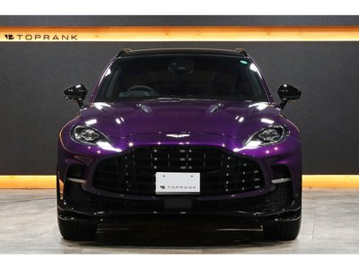 ASTON MARTIN DBX - 8