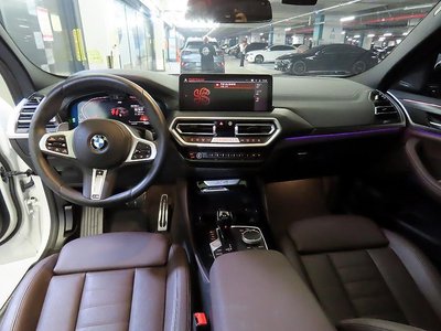 2025 BMW X4 photo 10