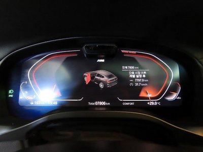 2025 BMW X4 photo 9