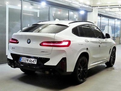 2025 BMW X4 photo 3