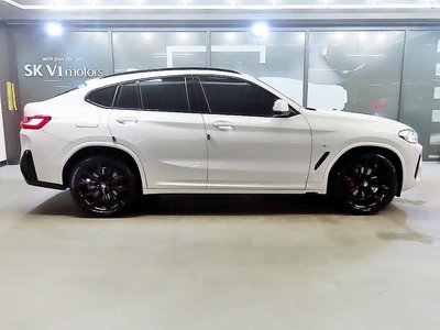2025 BMW X4 photo 2
