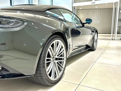 ASTON MARTIN DB12 - 3
