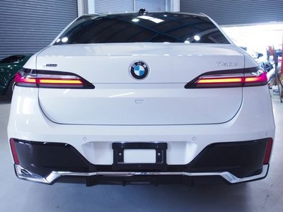 BMW 7 SERIES - 8