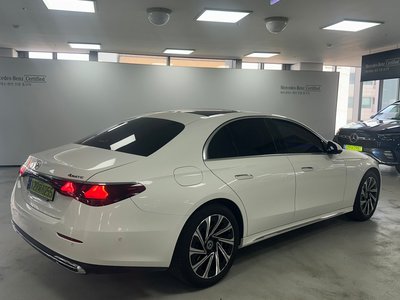 MERCEDES-BENZ E-CLASS - 5