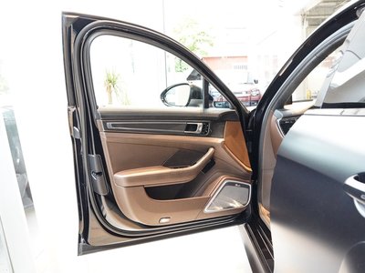 2017 Porsche PANAMERA — миниатюра 30