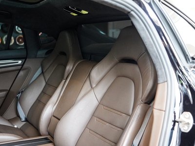 صورة 5 لـ 2017 Porsche PANAMERA