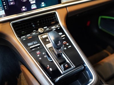 2017 Porsche PANAMERA — миниатюра 70