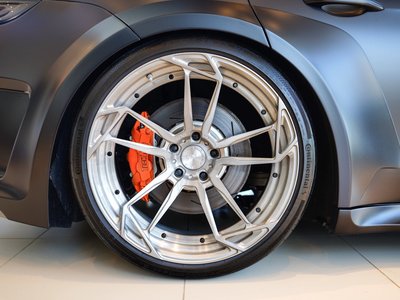 صورة 10 لـ 2017 Porsche PANAMERA