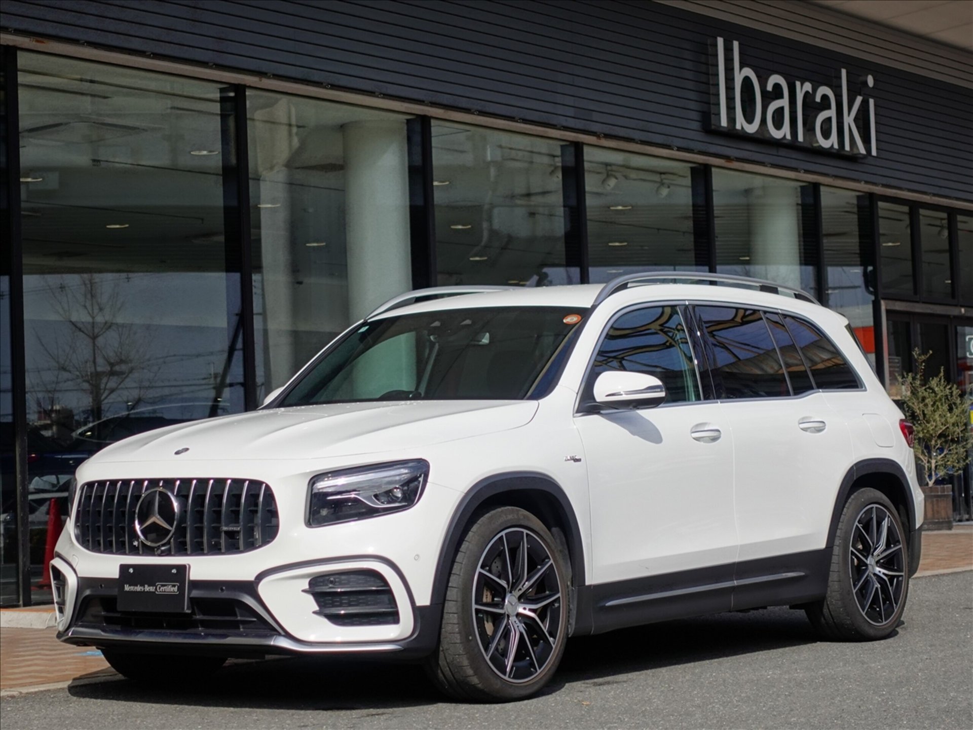 MERCEDES-BENZ GLB AMG - View 1