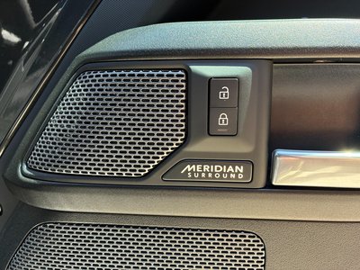 LAND ROVER DEFENDER - 7