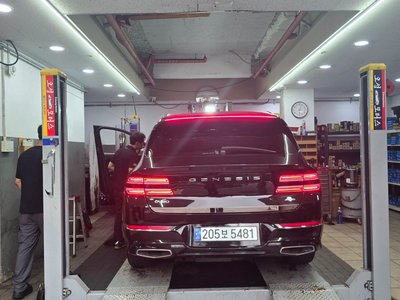 2021 Genesis GV80 — миниатюра 15