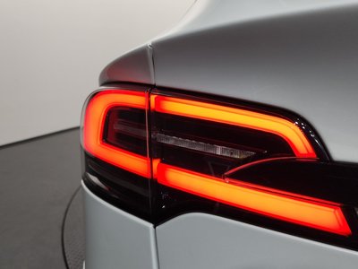 2023 Tesla MODEL X — фото 10