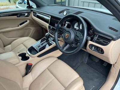PORSCHE MACAN - 5