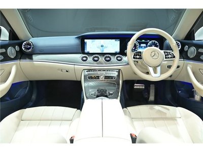 MERCEDES-BENZ E-CLASS - 10