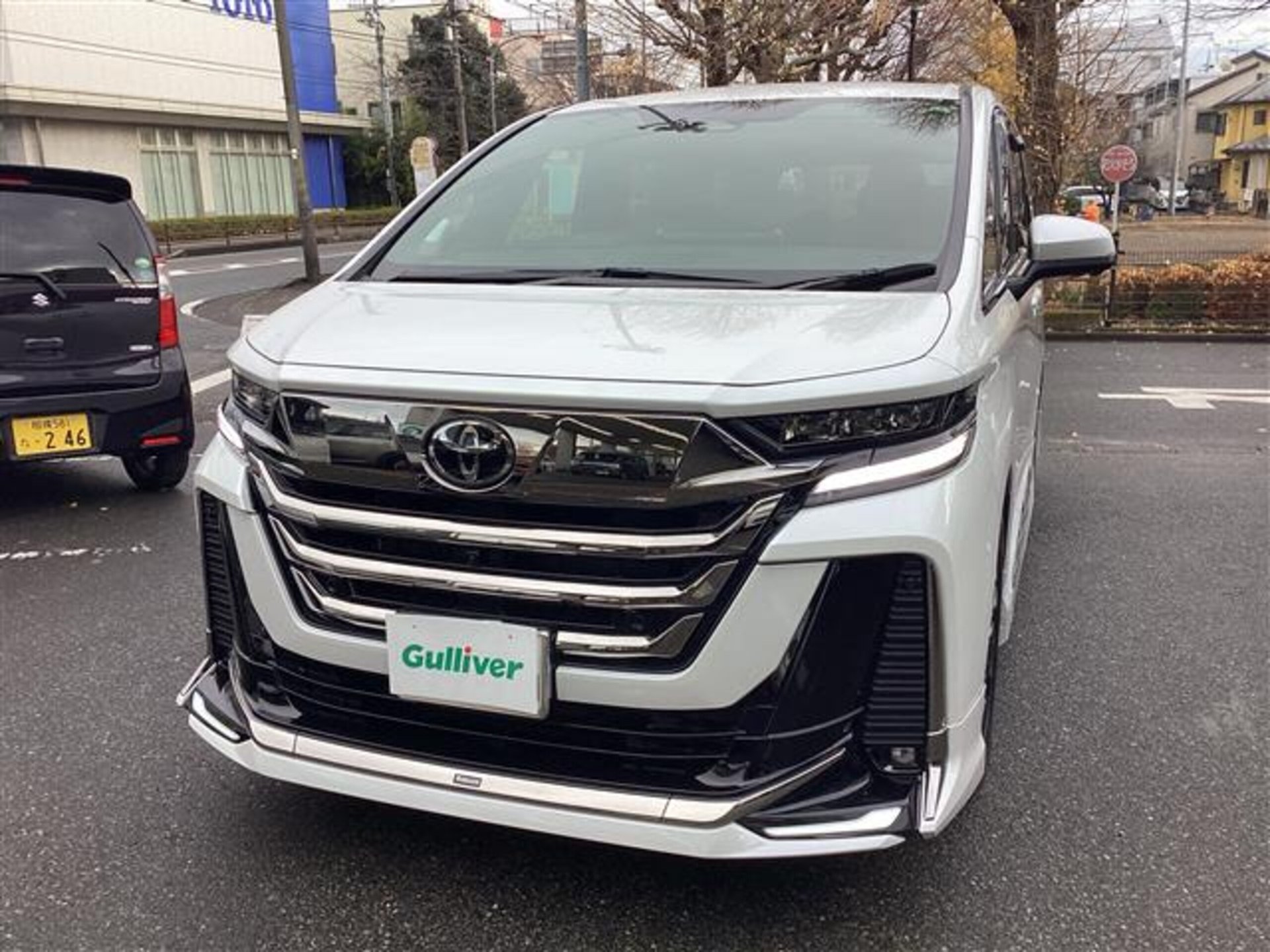 TOYOTA VELLFIRE - View 1