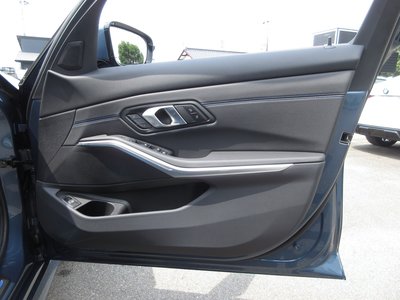 2025 BMW 3 SERIES 缩略图 32