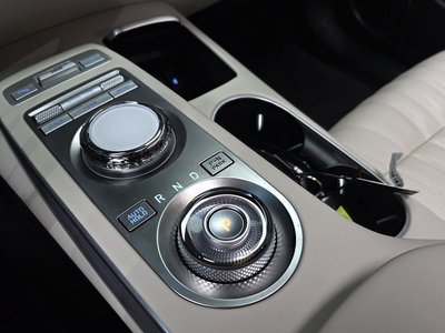 صورة 9 لـ 2022 Genesis GV70