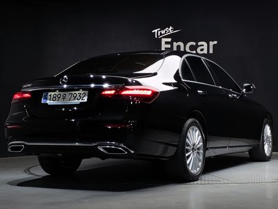 MERCEDES-BENZ E-CLASS - 4