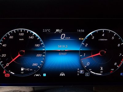 MERCEDES-BENZ E-CLASS - 8