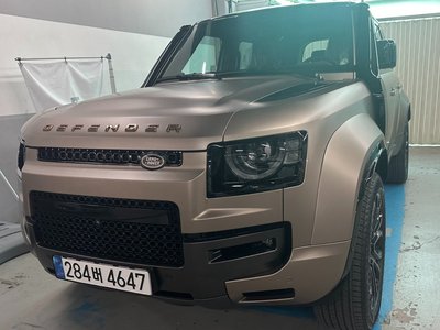 LAND ROVER DEFENDER - 7