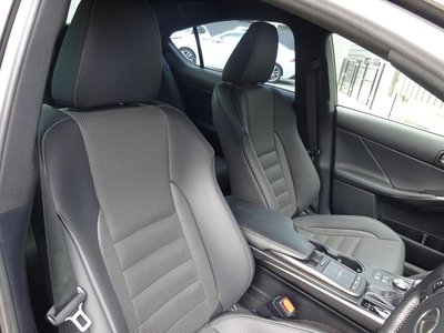 2021 Lexus IS 照片 10