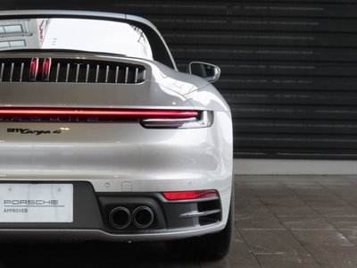 PORSCHE 911 - 8