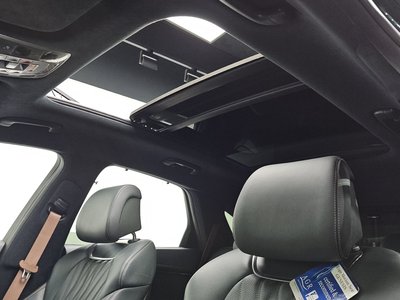 2022 Genesis GV70 thumbnail 19